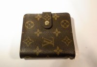 LOUIS VUITTON モノグラム 二つ折り財布　033