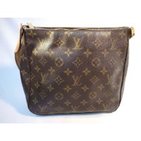 LOUIS VUITTON モノグラム ショルダーバック　110